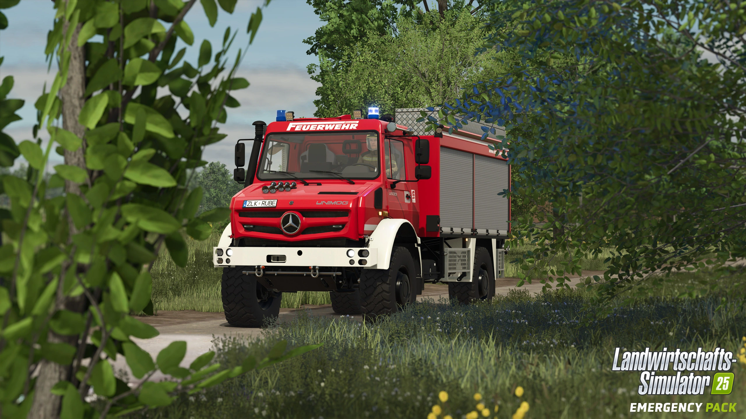 Emergency Pack in Farming Simulator 25 with a fire engine in action